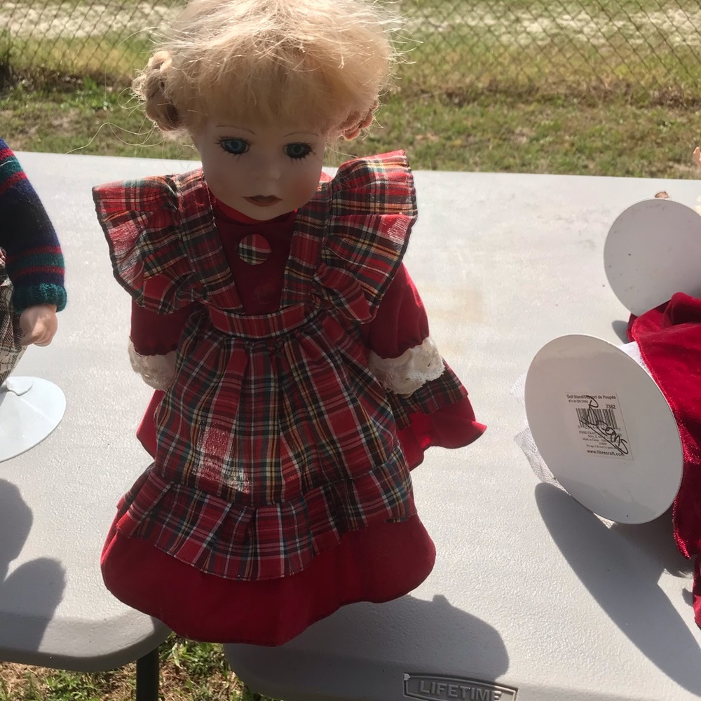 Dolls - Picture 4 of 8
